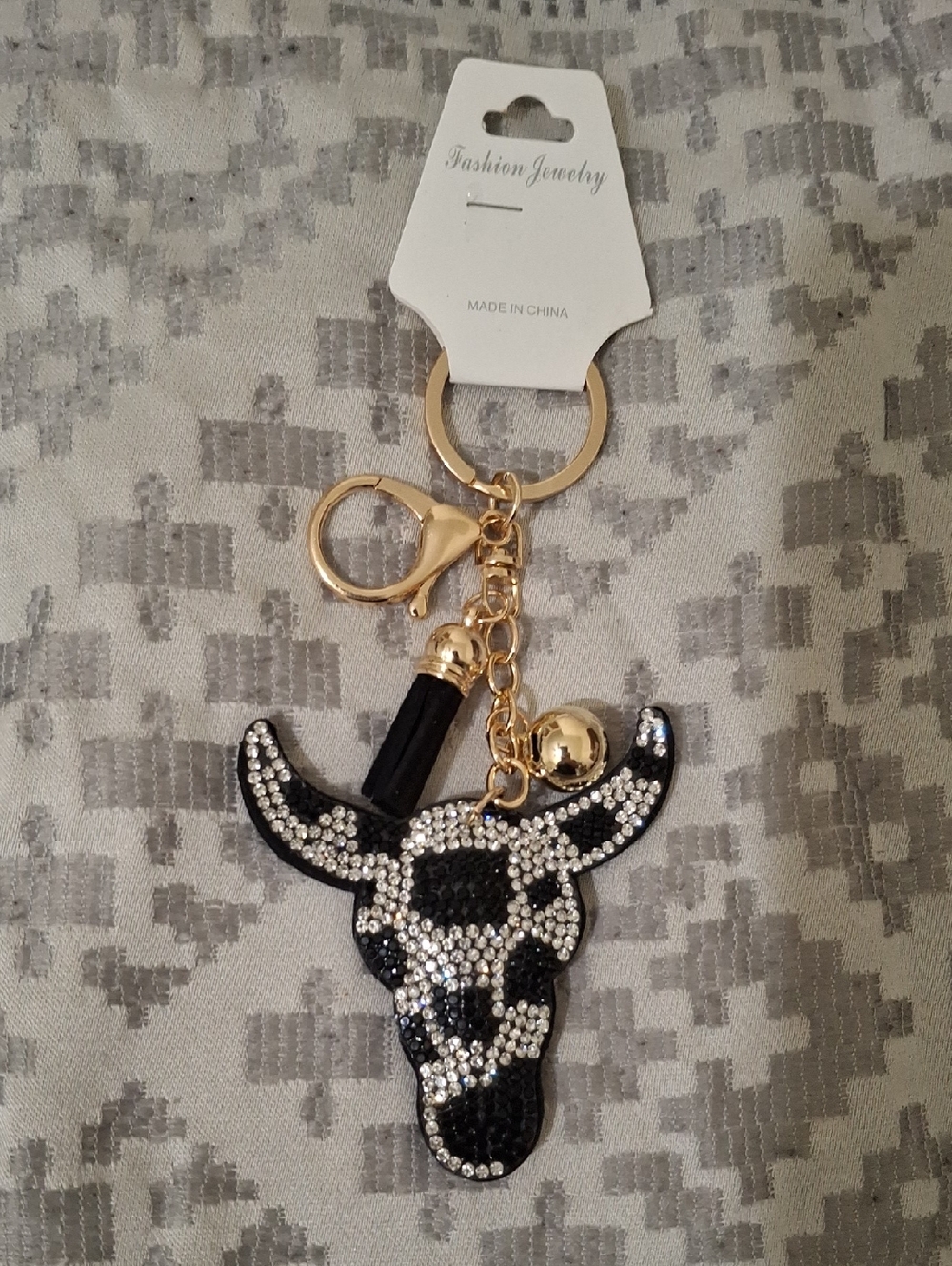 Fashion Jewelry Black Bull Head Key Fob with Gold Accents